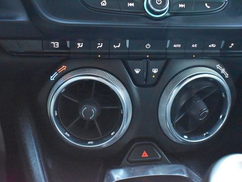 Used 2020 Chevrolet Camaro LT image 29