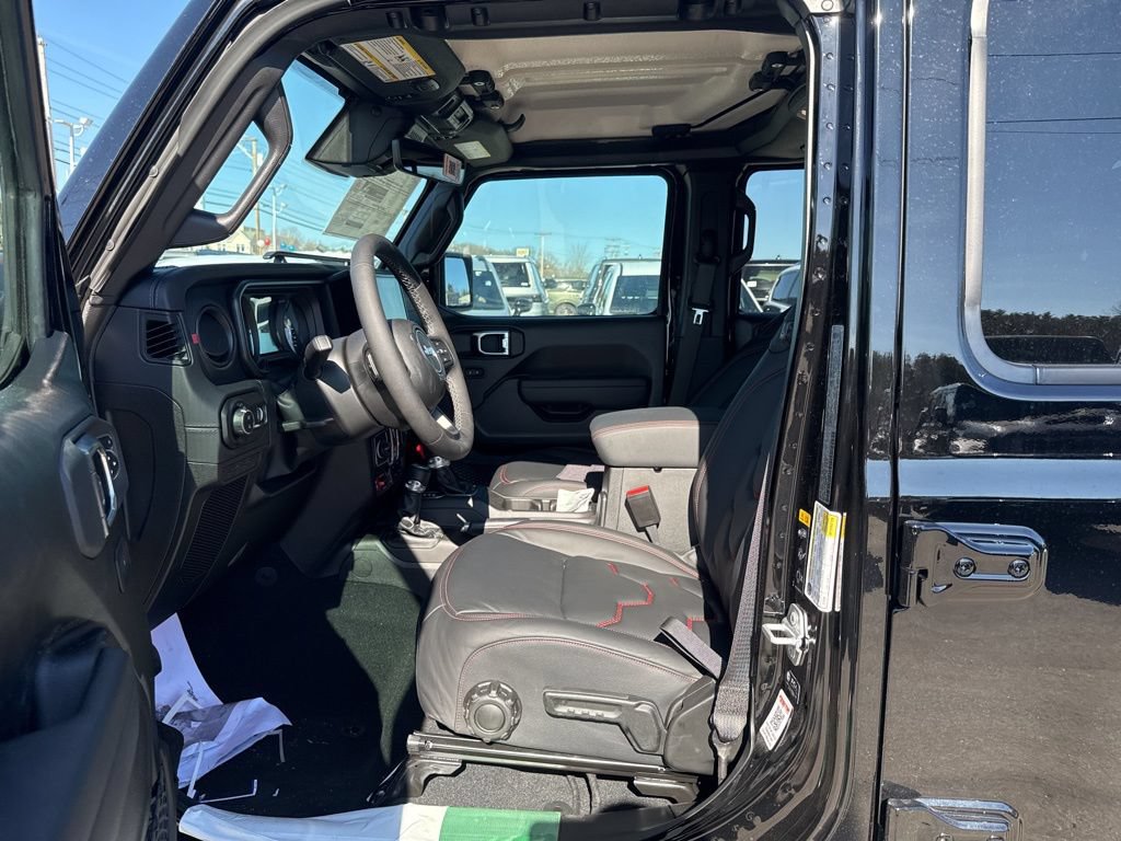 New 2026 Jeep Gladiator Rubicon w/ Technology Group AWD/4WD image 19