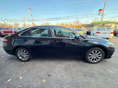 Used 2017 Toyota Camry XLE image 4