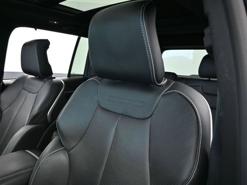 Used 2024 Jeep Grand Cherokee Overland w/ Adv Protech Group III image 17