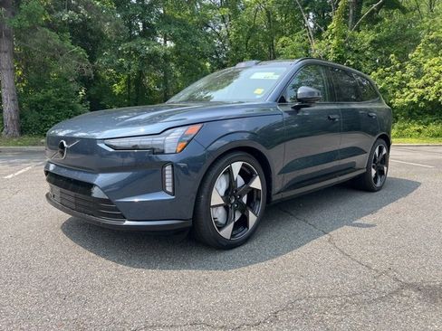 New 2025 Volvo EX90 Ultra image 3