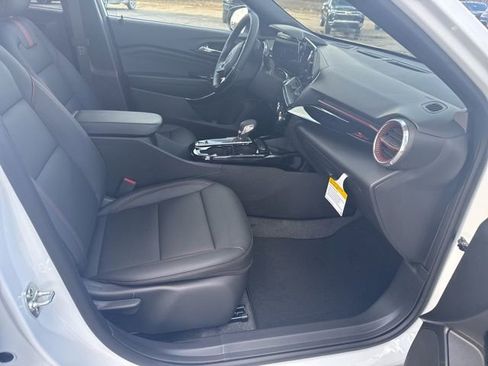 New 2026 Chevrolet Trax RS w/ Sunroof Package image 19