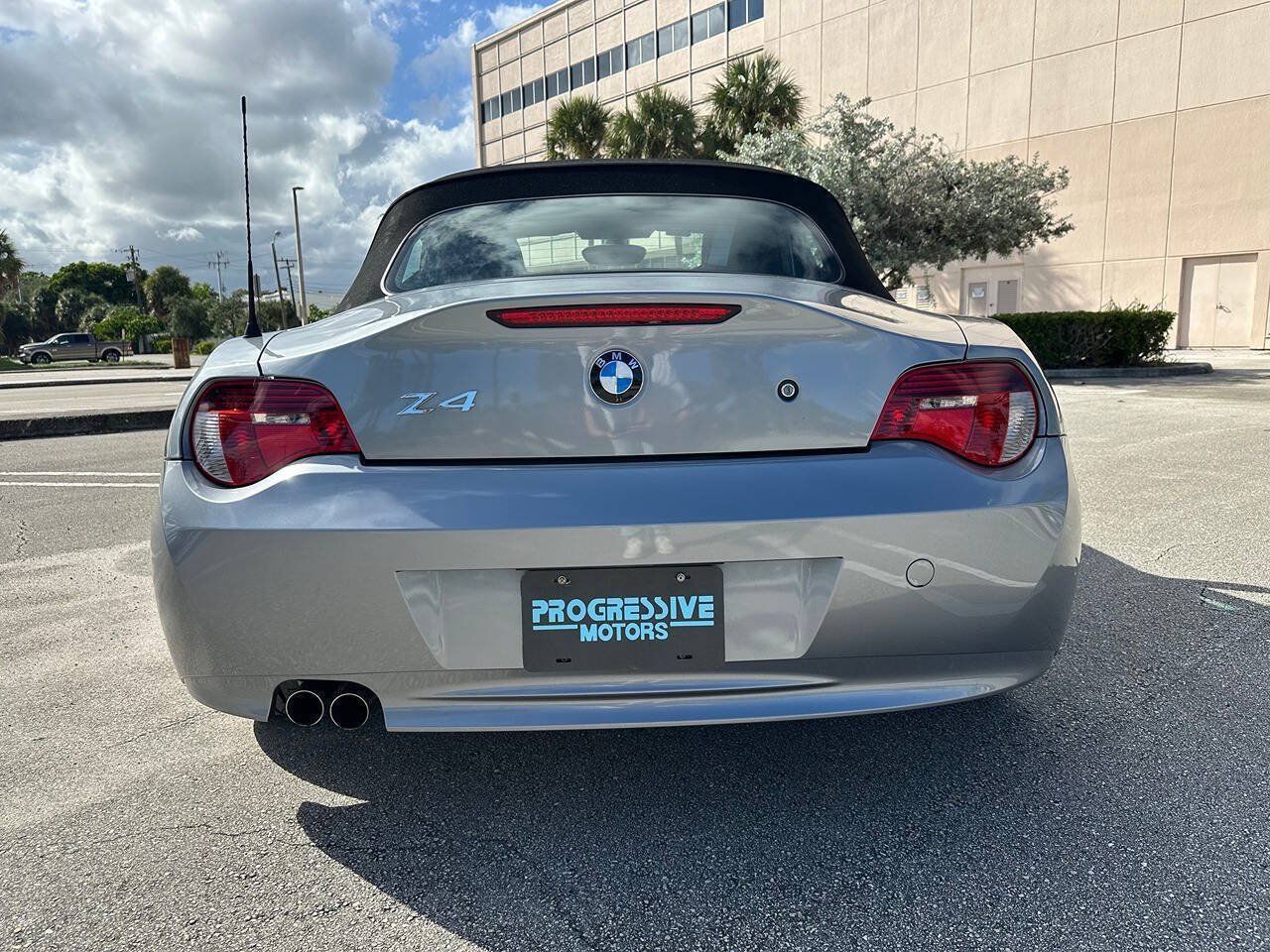Used 2006 BMW Z4 3.0i RWD image 10