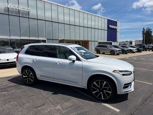 Used 2024 Volvo XC90 B6 Plus w/ Protection Package Premier AWD/4WD image 3