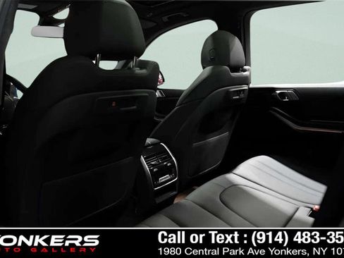 Used 2022 BMW X5 xDrive40i w/ Premium Package image 13