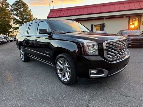 Used 2019 GMC Yukon XL Denali w/ Denali Ultimate Package image 4