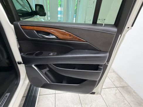 Used 2015 Cadillac Escalade ESV Premium AWD/4WD image 19