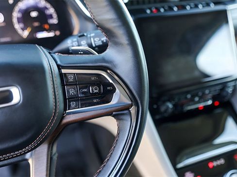 Used 2023 Jeep Grand Cherokee Summit w/ Luxury Tech Group V image 13