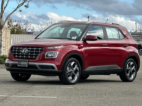 Used 2024 Hyundai Venue SEL image 8
