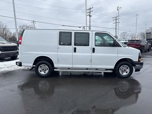 Used 2024 GMC Savana 2500 w/ Driver Convenience Package image 6
