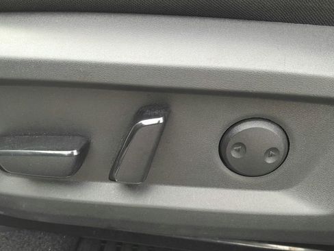 Used 2023 Nissan Rogue SV image 18