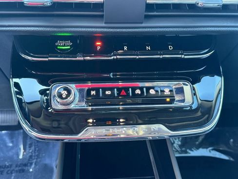 Certified 2024 Lincoln Corsair Reserve w/ Jet Appearance Package AWD/4WD image 22
