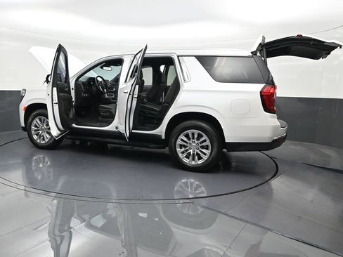 Used 2024 GMC Yukon SLT w/ SLT Luxury Package RWD image 29