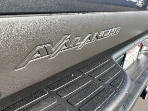 Used 2005 Chevrolet Avalanche Z71 w/ Sun And Sound Package image 22