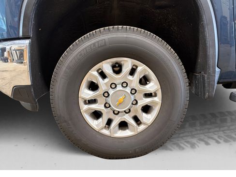 Used 2024 Chevrolet Silverado 2500 LT w/ All Star Edition image 50