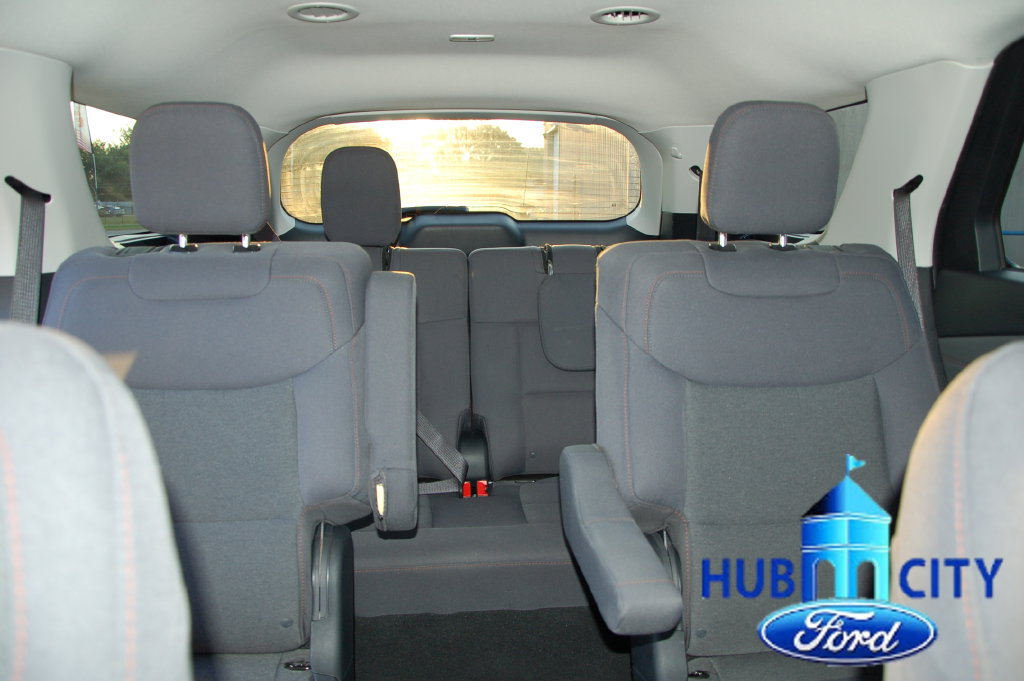 Used 2025 Ford Explorer Active RWD image 21