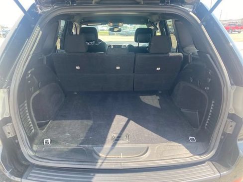 Used 2017 Jeep Grand Cherokee Laredo w/ Quick Order Package 23E AWD/4WD image 11