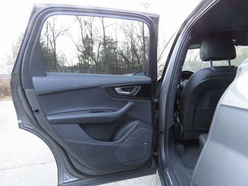 Used 2018 Audi Q7 3.0T Premium Plus w/ Premium Plus Package image 21