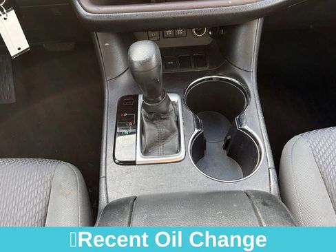 Used 2017 Toyota Highlander LE image 23