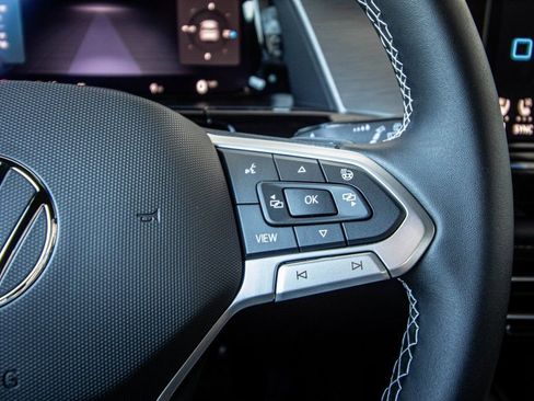 New 2026 Volkswagen Atlas Cross Sport SE image 35