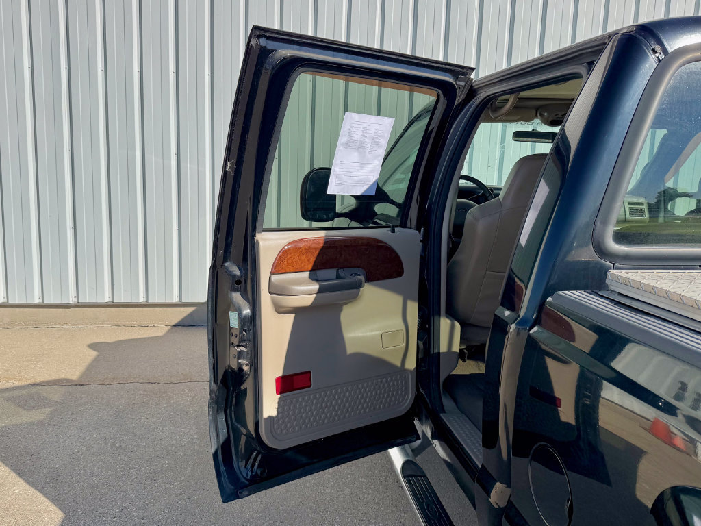 Used 2003 Ford F350 Lariat AWD/4WD image 15