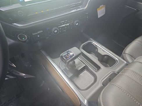 New 2026 Chevrolet Silverado 1500 High Country w/ High Country Premium Package AWD/4WD image 25