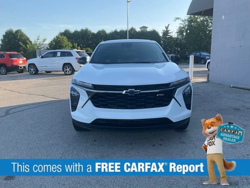 Used 2024 Chevrolet Trax RS w/ Driver Confidence Package FWD image 2