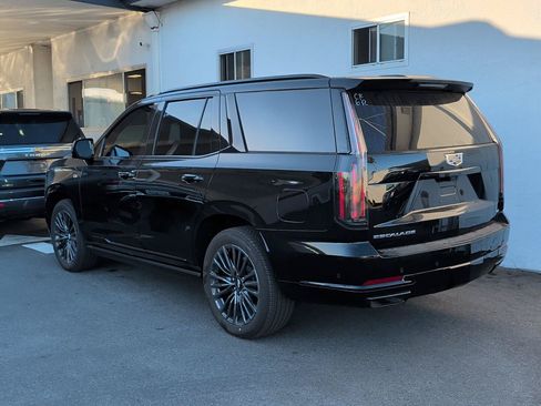 Used 2025 Cadillac Escalade Sport Platinum AWD/4WD image 2