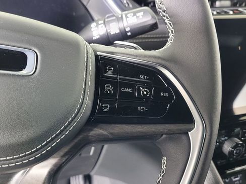 New 2025 Jeep Grand Cherokee L Overland w/ Luxury Tech Group IV image 17