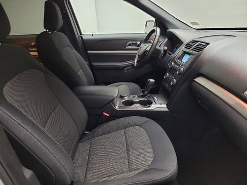 Used 2019 Ford Explorer XLT AWD/4WD image 21