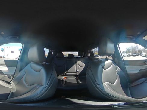 Used 2025 Jeep Compass Limited image 41