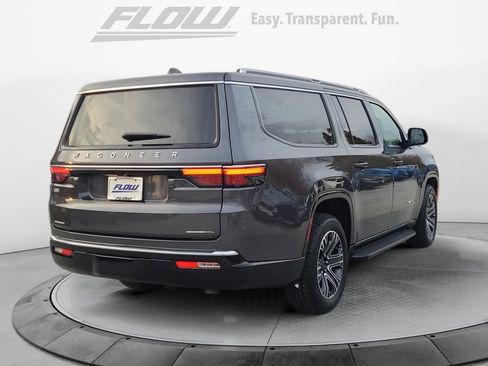 Used 2023 Jeep Wagoneer L Series II w/ Flexible Seating Group image 9