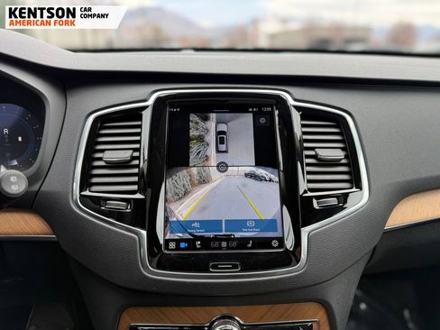 Used 2025 Volvo XC90 B6 Plus image 31