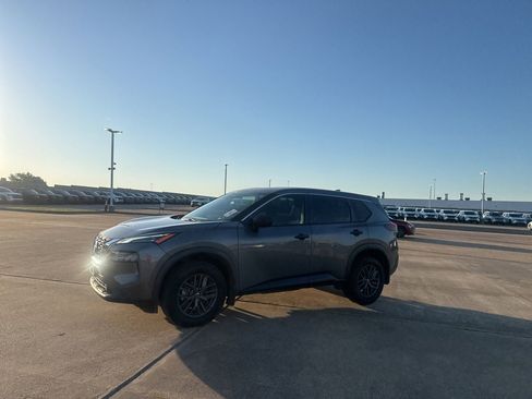 Certified 2021 Nissan Rogue S FWD image 9