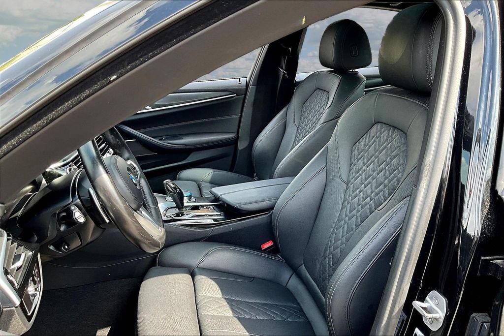 Used 2023 BMW 530i w/ M Sport Package RWD image 21