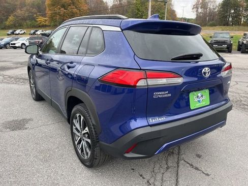 Used 2023 Toyota Corolla Cross XLE image 10