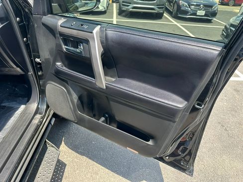 Used 2019 Toyota 4Runner SR5 Premium AWD/4WD image 17