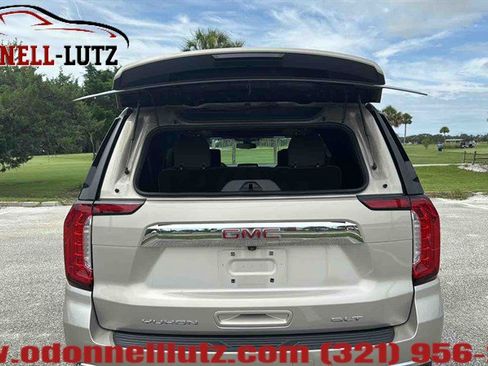 Used 2021 GMC Yukon XL SLT w/ SLT Premium Package AWD/4WD image 10