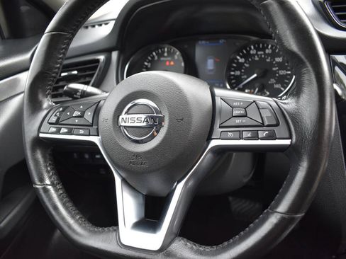 Used 2019 Nissan Rogue SV AWD/4WD image 25