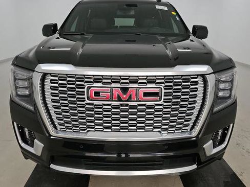 Used 2023 GMC Yukon XL Denali AWD/4WD image 7