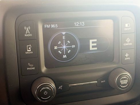Used 2017 Jeep Renegade Latitude AWD/4WD image 15