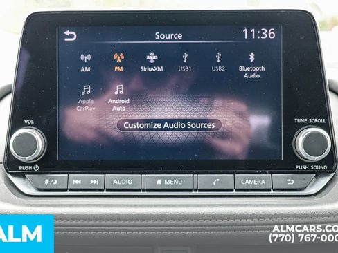 Used 2025 Nissan Rogue SV image 39