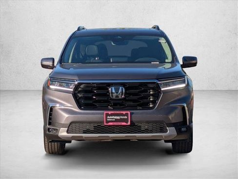 New 2025 Honda Pilot Touring image 6