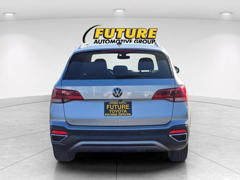 Used 2024 Volkswagen Taos SE FWD image 6