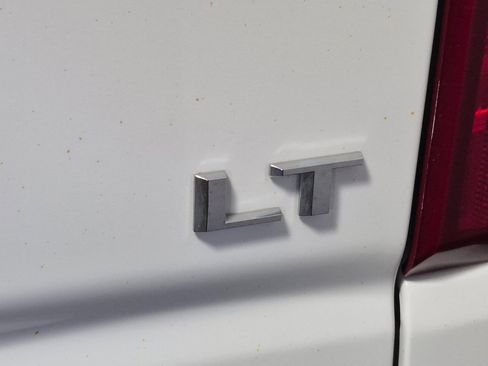 Used 2022 Chevrolet Silverado 1500 LT image 9