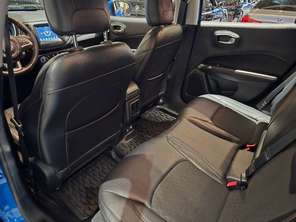 Used 2017 Jeep Compass Latitude w/ Popular Equipment Group FWD image 16