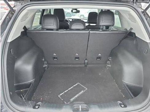 Used 2022 Jeep Compass Limited image 9