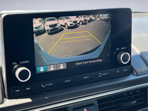 Used 2023 Honda Pilot LX image 21