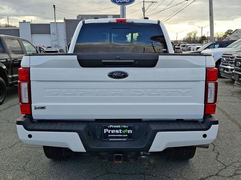 Used 2022 Ford F250 Lariat w/ Black Appearance Package image 5