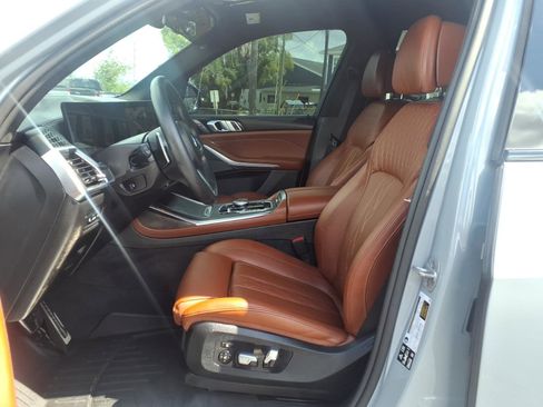 Used 2025 BMW X7 xDrive40i w/ M Sport Package image 4